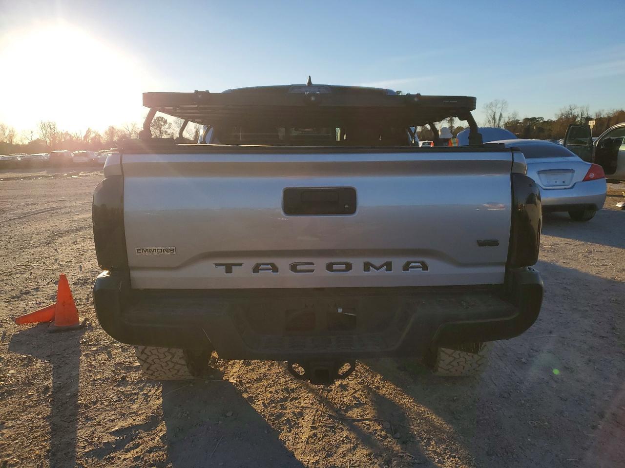2016 Toyota Tacoma Double Cab - Фото 6