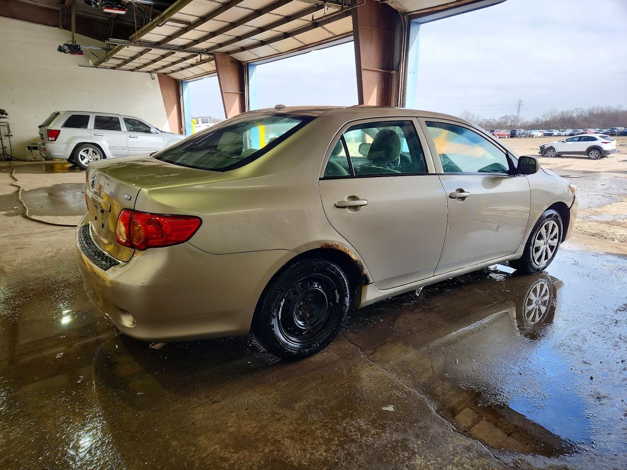 2010 Toyota Corolla Le - Image 3