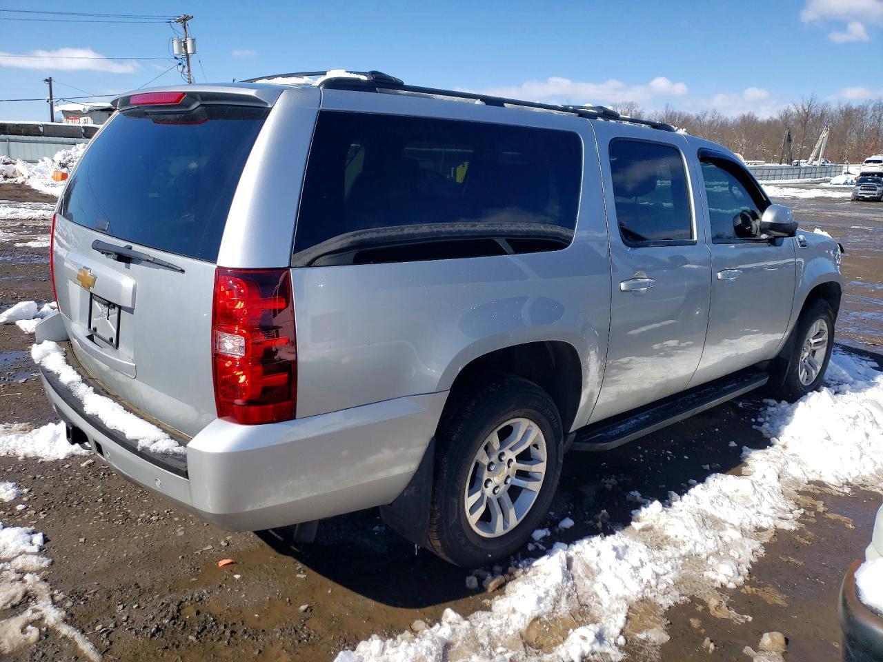 2012 Chevrolet Suburban K1500 Lt - Image 3
