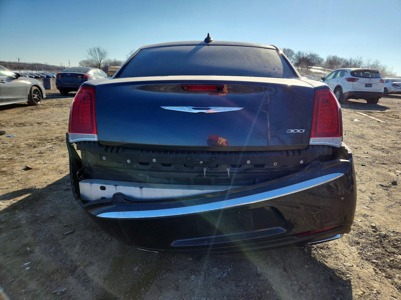 2016 Chrysler 300 Limited - Image 6