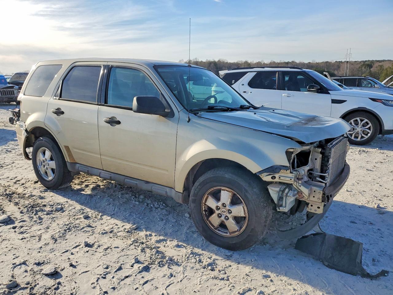 2010 Ford Escape Xls - Фото 4