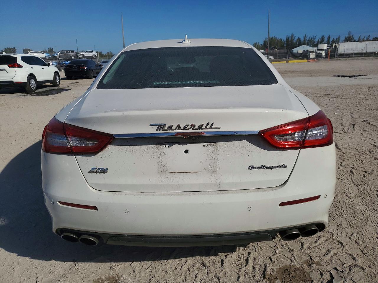 2017 Maserati Quattroporte S - Фото 6