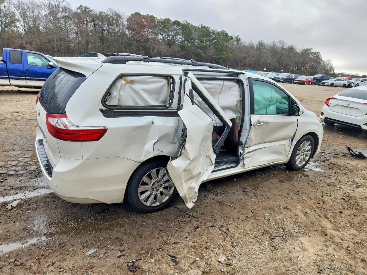 2017 Toyota Sienna Limited 7-Passenger - Фото 3