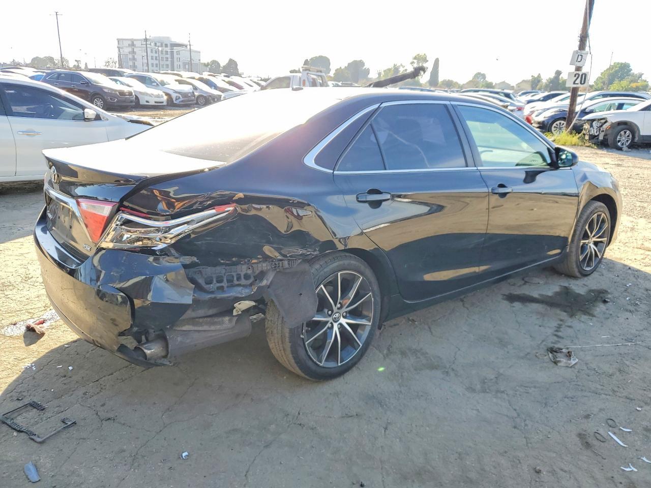 2017 Toyota Camry Xse V6 - Фото 3
