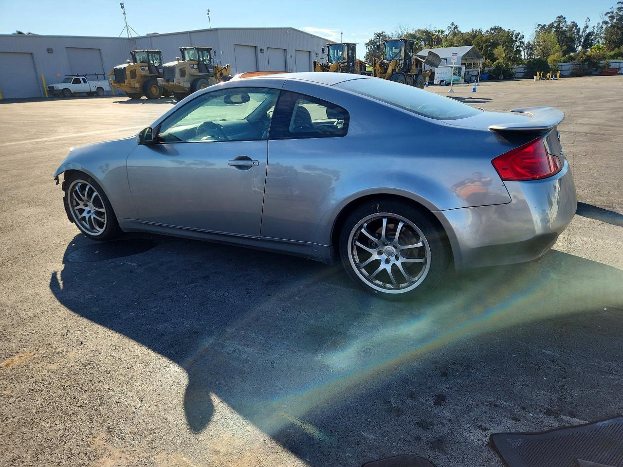 2005 Infiniti G35 Base - Фото 2