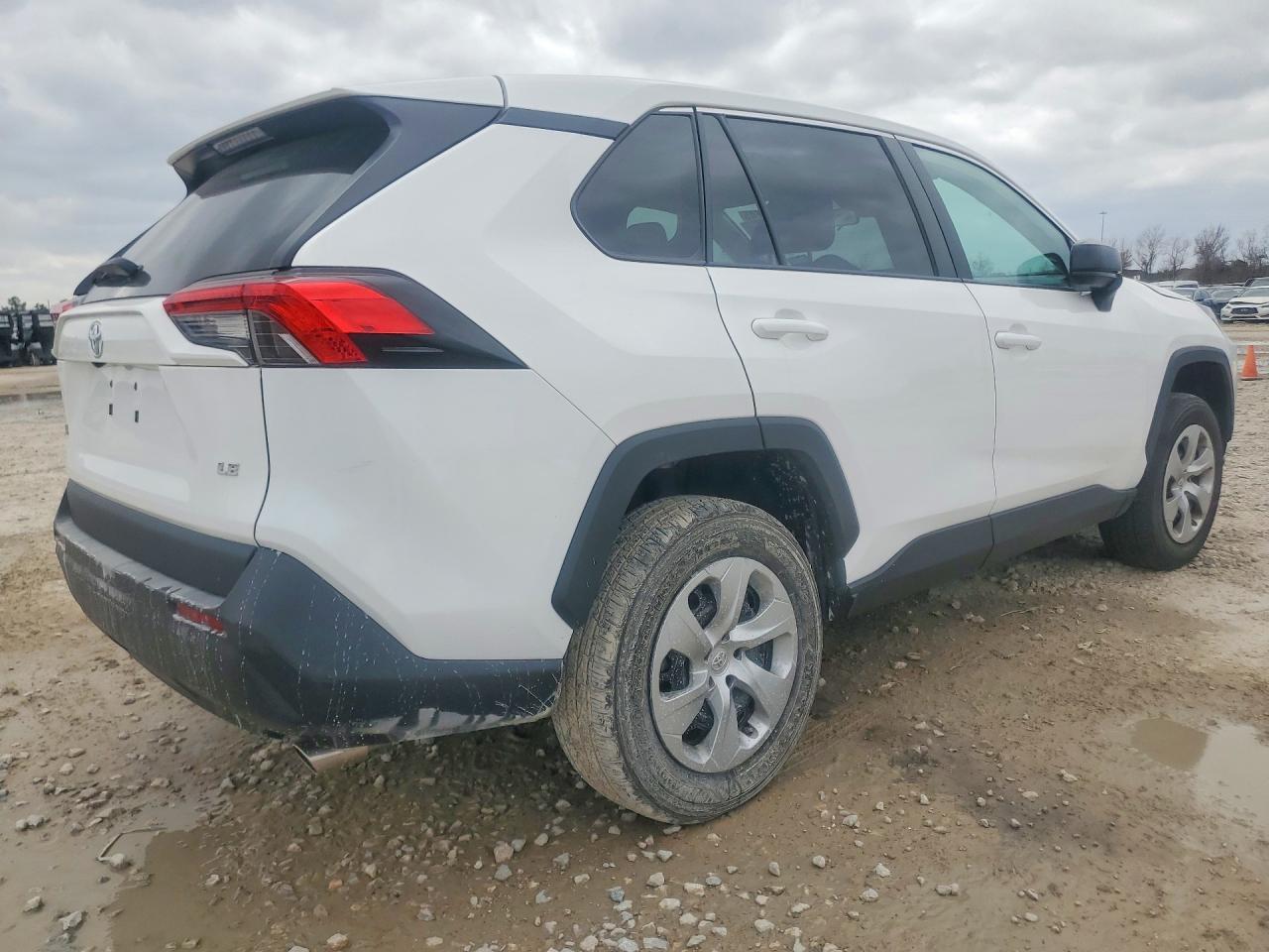 2023 Toyota Rav4 Le - Фото 3