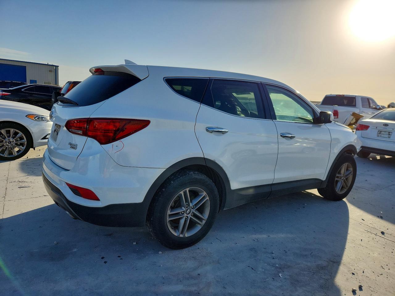 2017 Hyundai Santa Fe Sport 2.4L - Фото 3