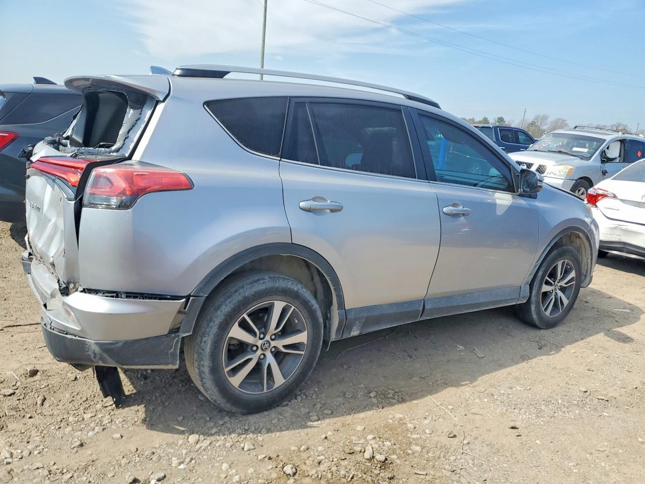 2017 Toyota Rav4 Xle - Фото 3