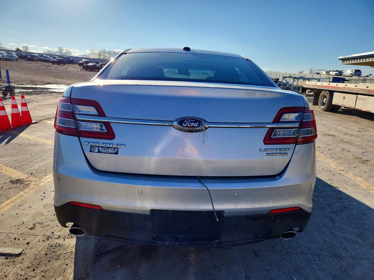 2018 Ford Taurus Limited - Image 6