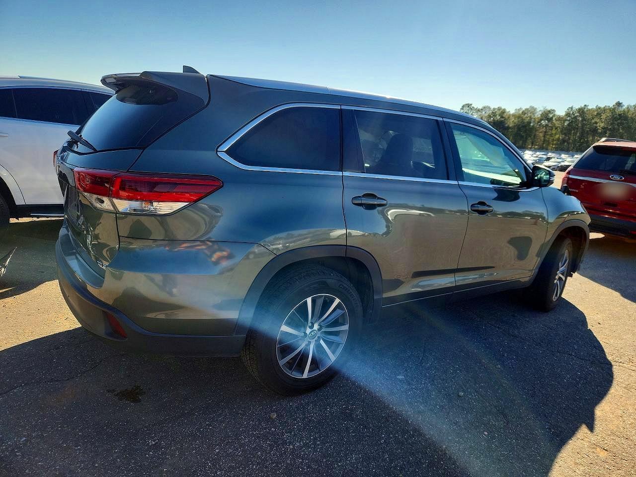 2018 Toyota Highlander Se - Image 3
