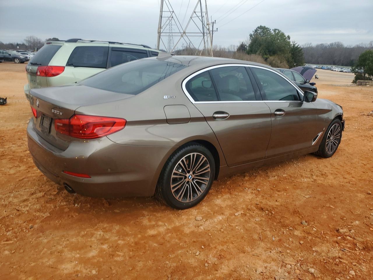 2018 BMW 530Xe - Фото 3