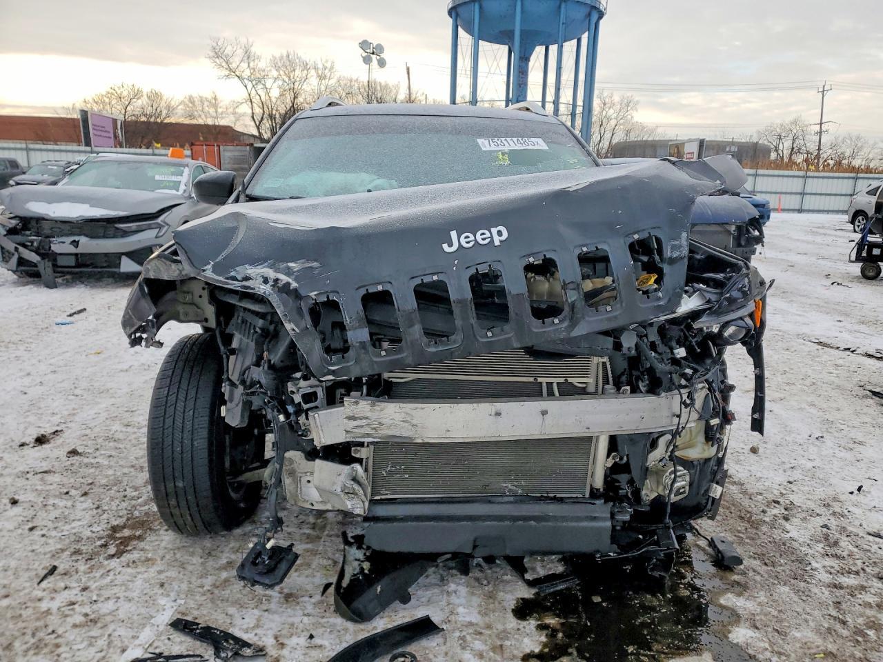2020 Jeep Cherokee - Image 5