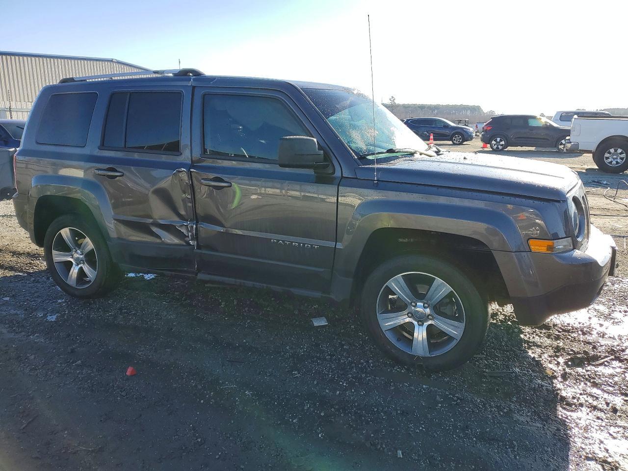 2016 Jeep Patriot Latitude - Image 4