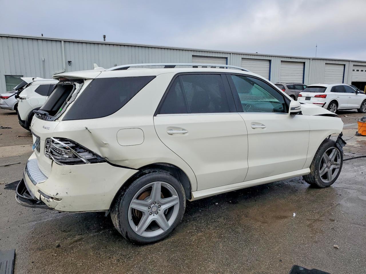 2015 Mercedes-Benz Ml 400 4Matic - Image 3