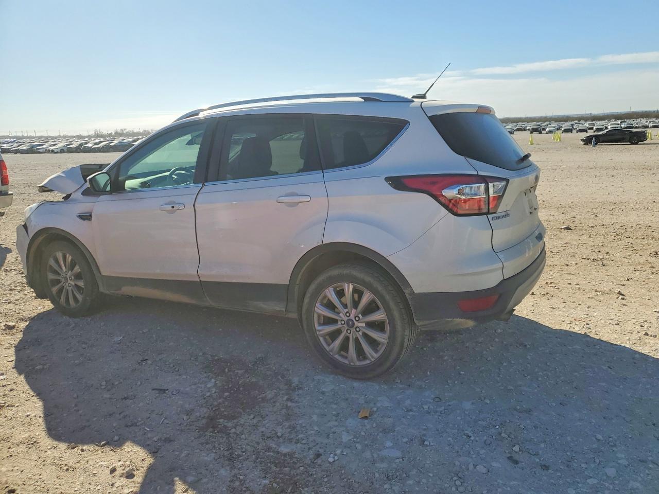 2017 Ford Escape Titanium - Фото 2