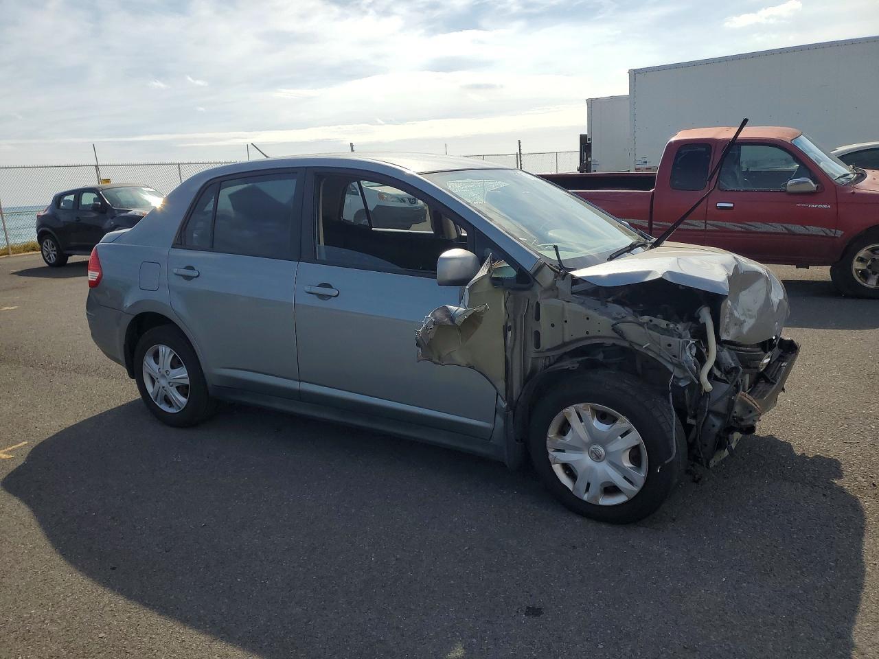 2010 Nissan Versa 1.8 S - Фото 4