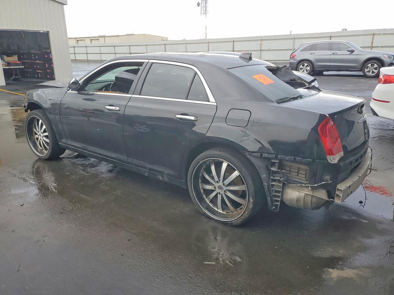 2016 Chrysler 300C - Фото 2