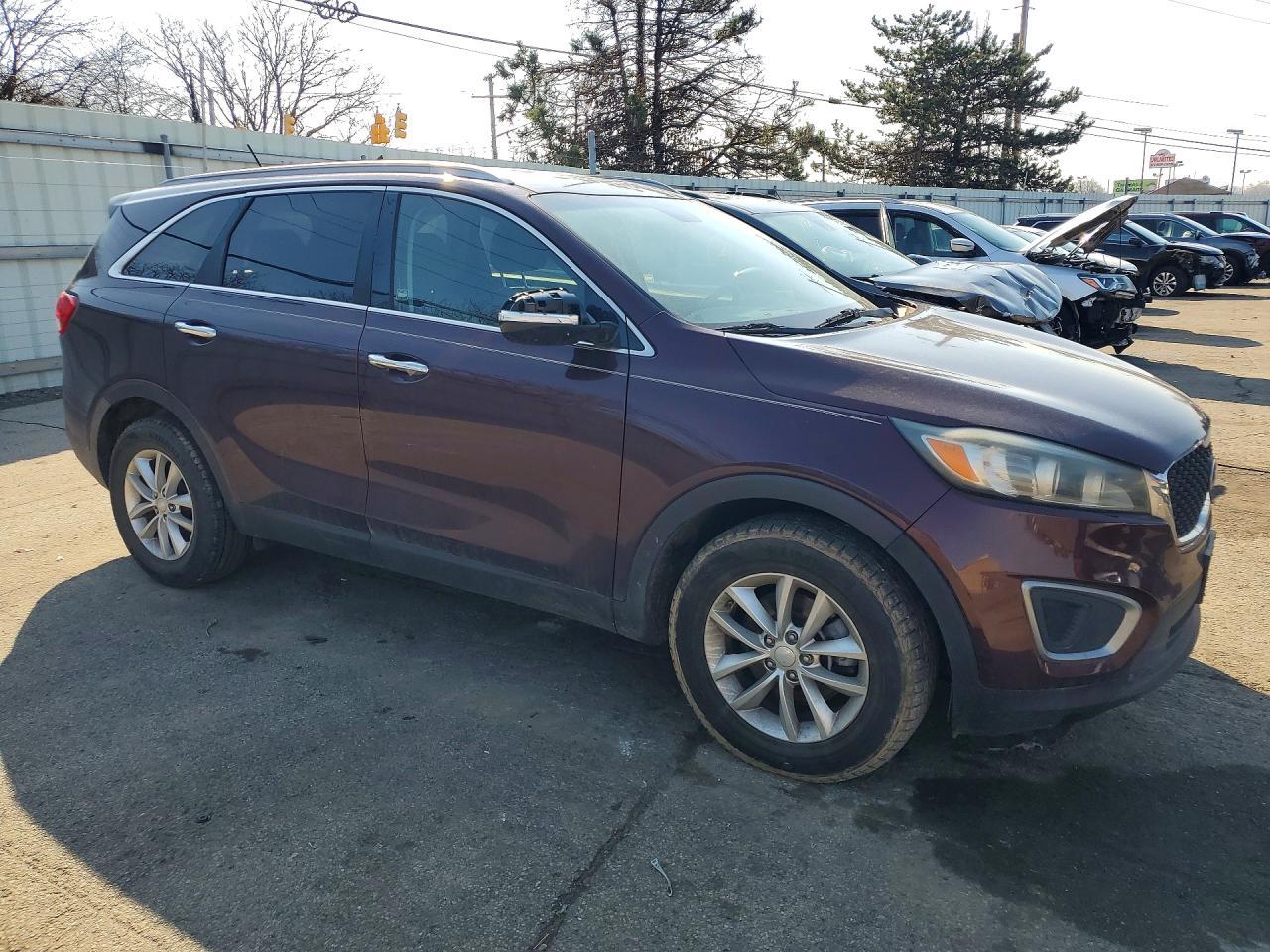 2016 Kia Sorento Lx - Image 4