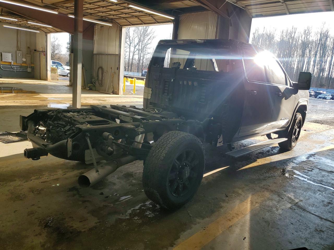 2025 GMC Sierra K2500 At4 - Image 3