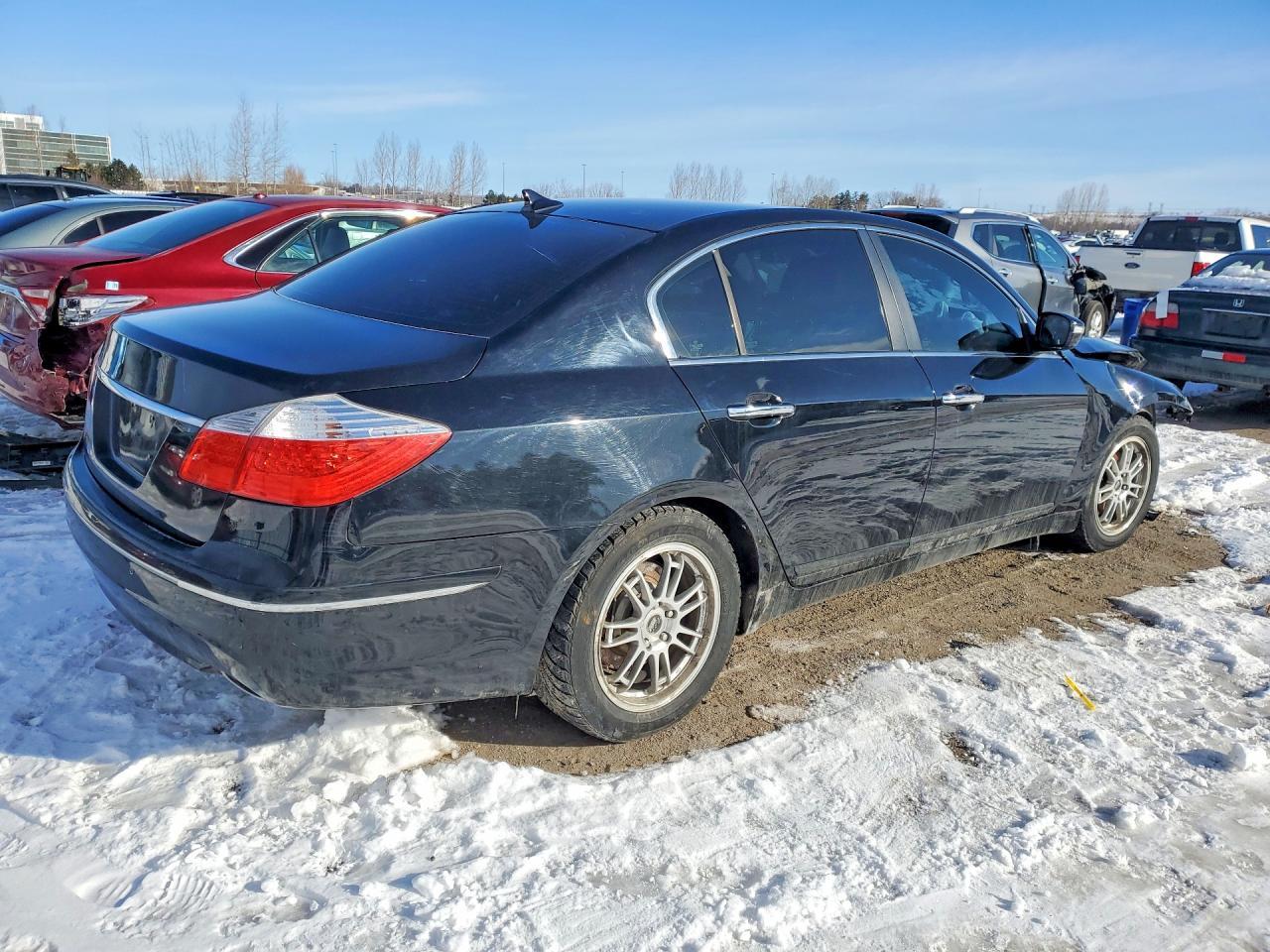2011 Hyundai Genesis 3.8L - Фото 3