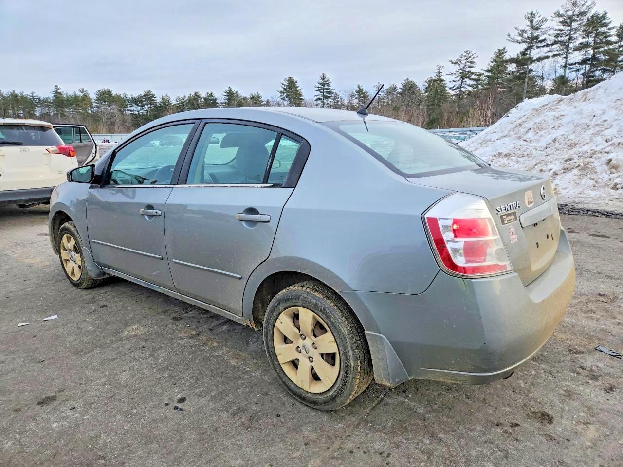 2009 Nissan Sentra 2.0 - Фото 2