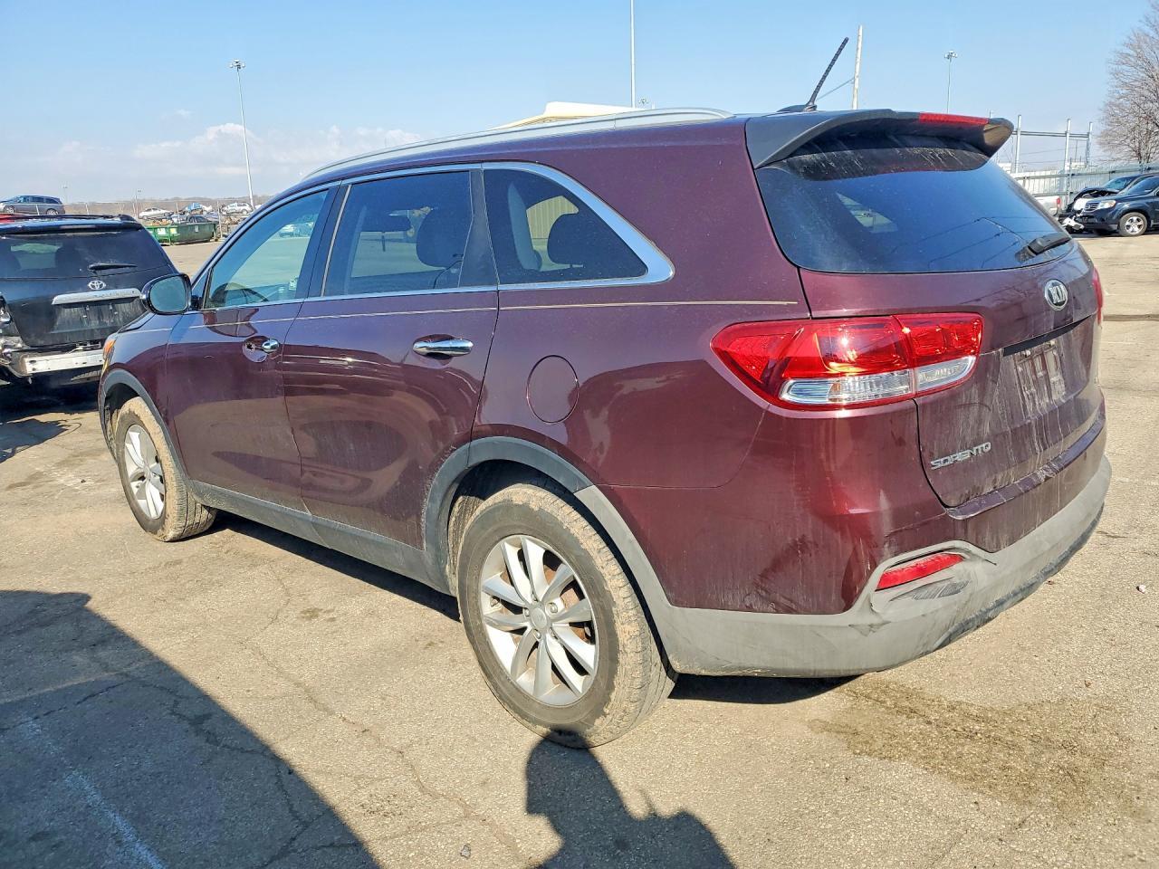2016 Kia Sorento Lx - Image 2