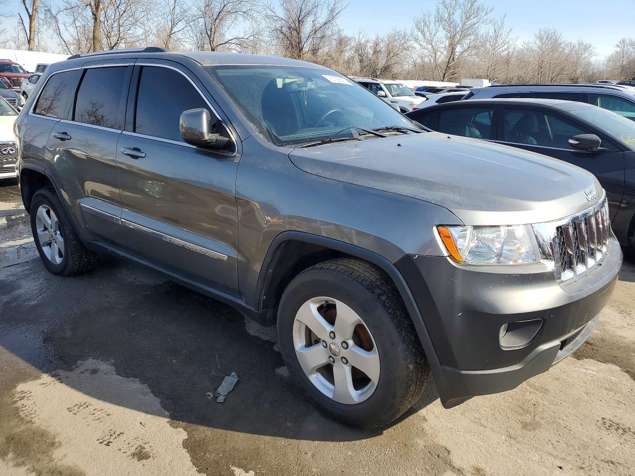2013 Jeep Grand Cherokee Laredo - Image 4