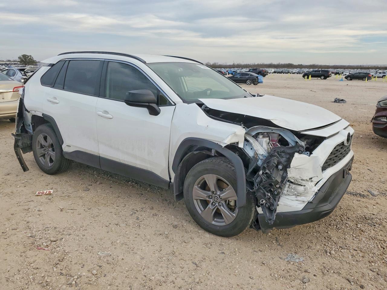 2025 Toyota Rav4 Le - Image 4