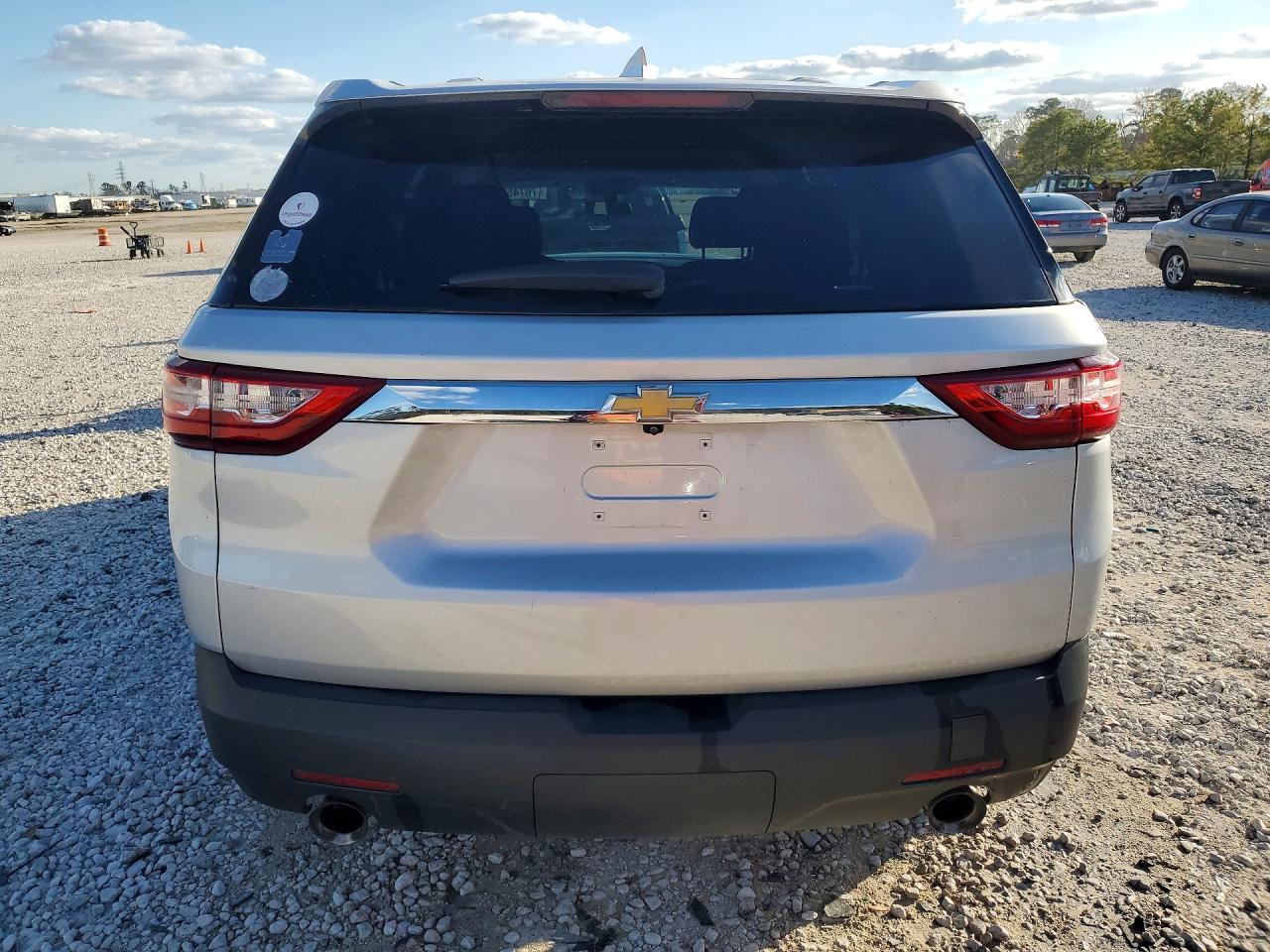 2020 Chevrolet Traverse Ls - Фото 6