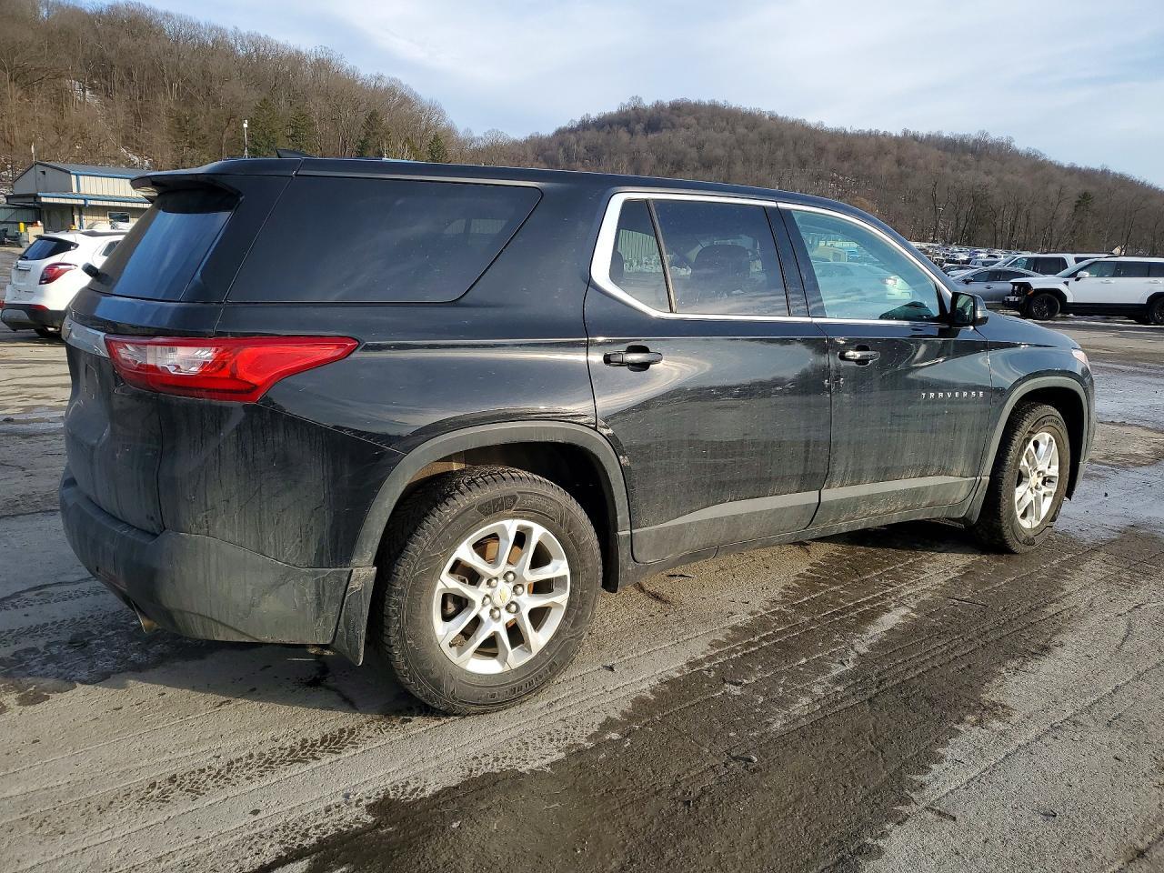 2020 Chevrolet Traverse Ls - Фото 3
