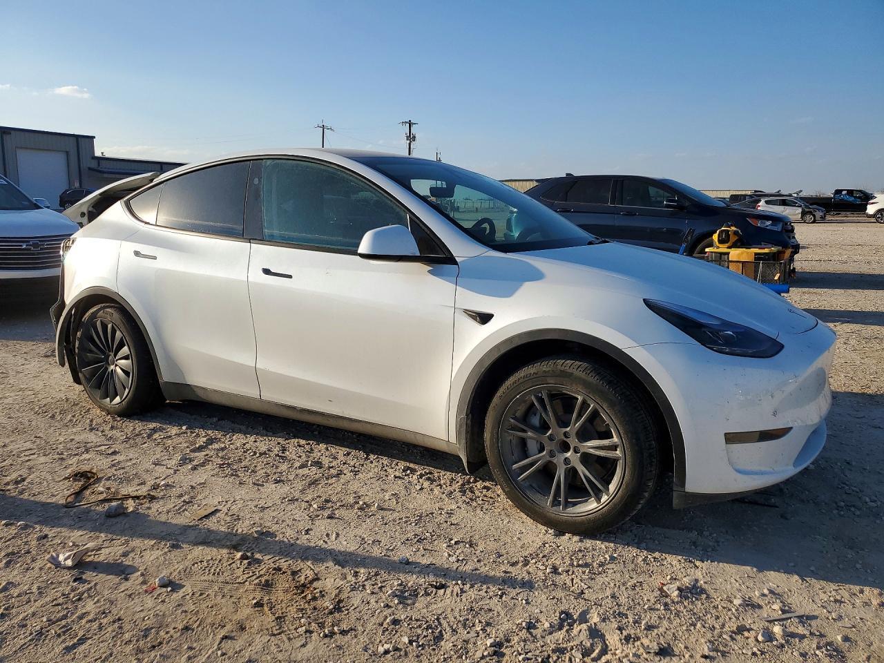 2024 Tesla Model Y - Фото 4