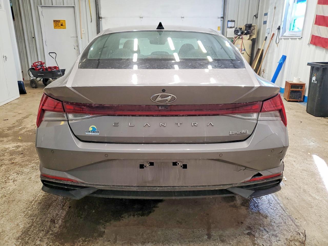 2022 Hyundai Elantra Limited - Фото 6