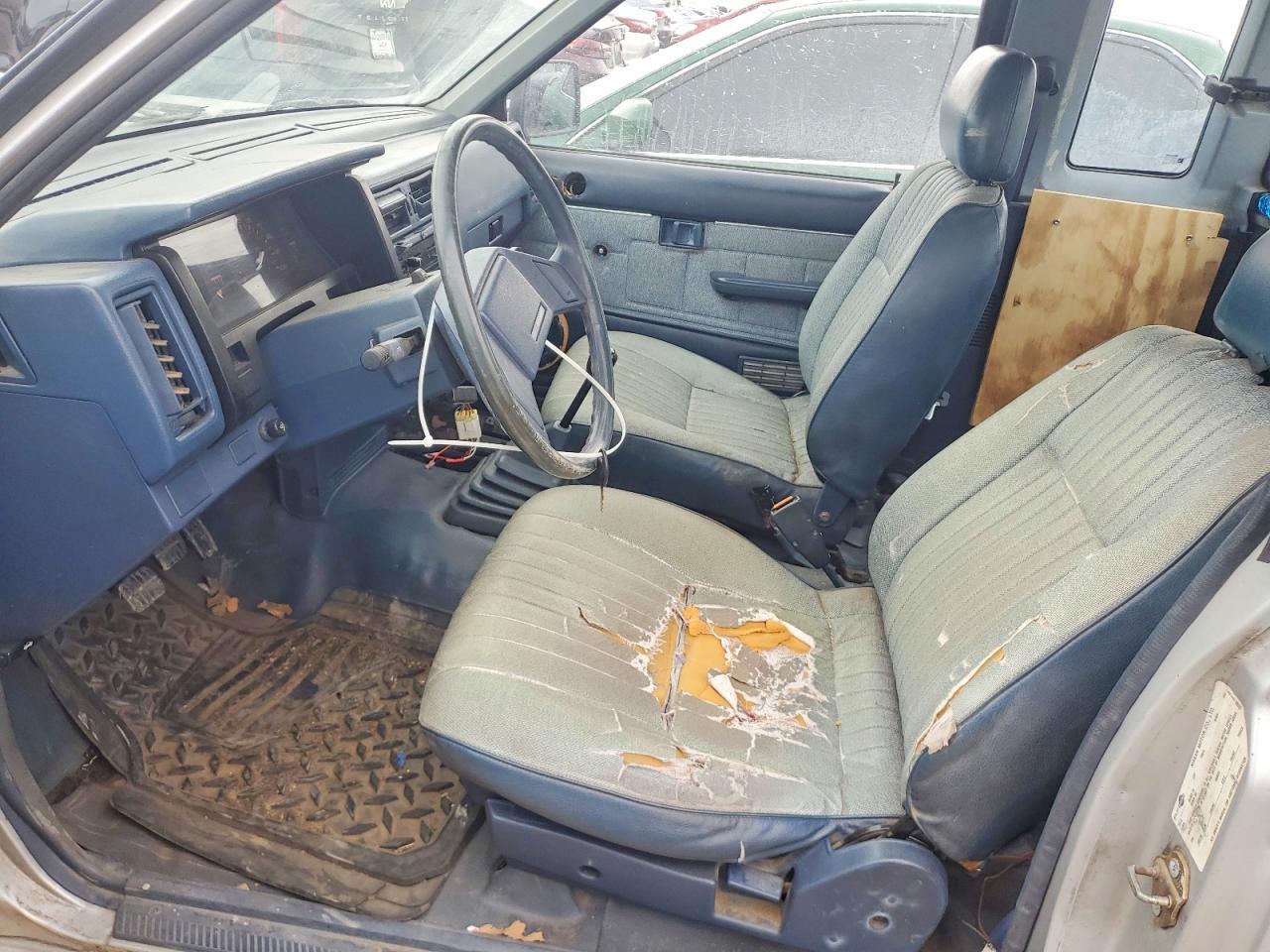 1986 Nissan D21 King Cab - Фото 7