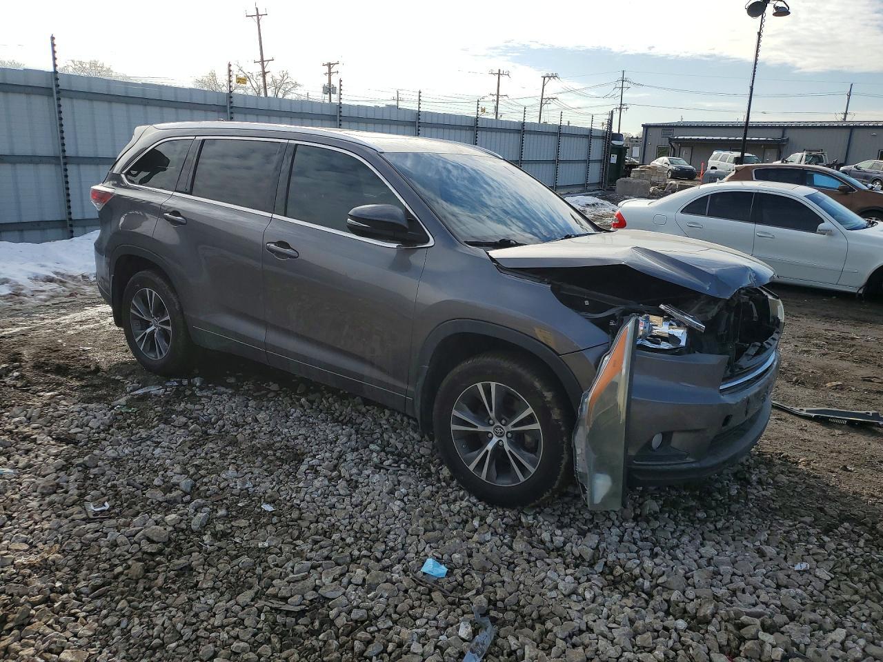 2016 Toyota Highlander Xle - Image 4