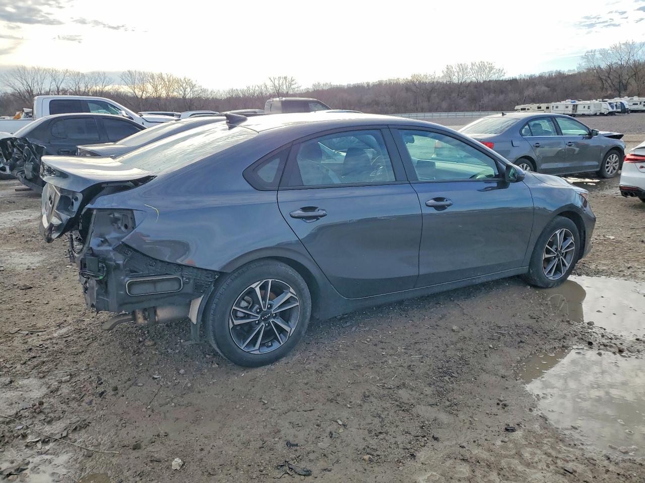 2023 Kia Forte Lx - Фото 3