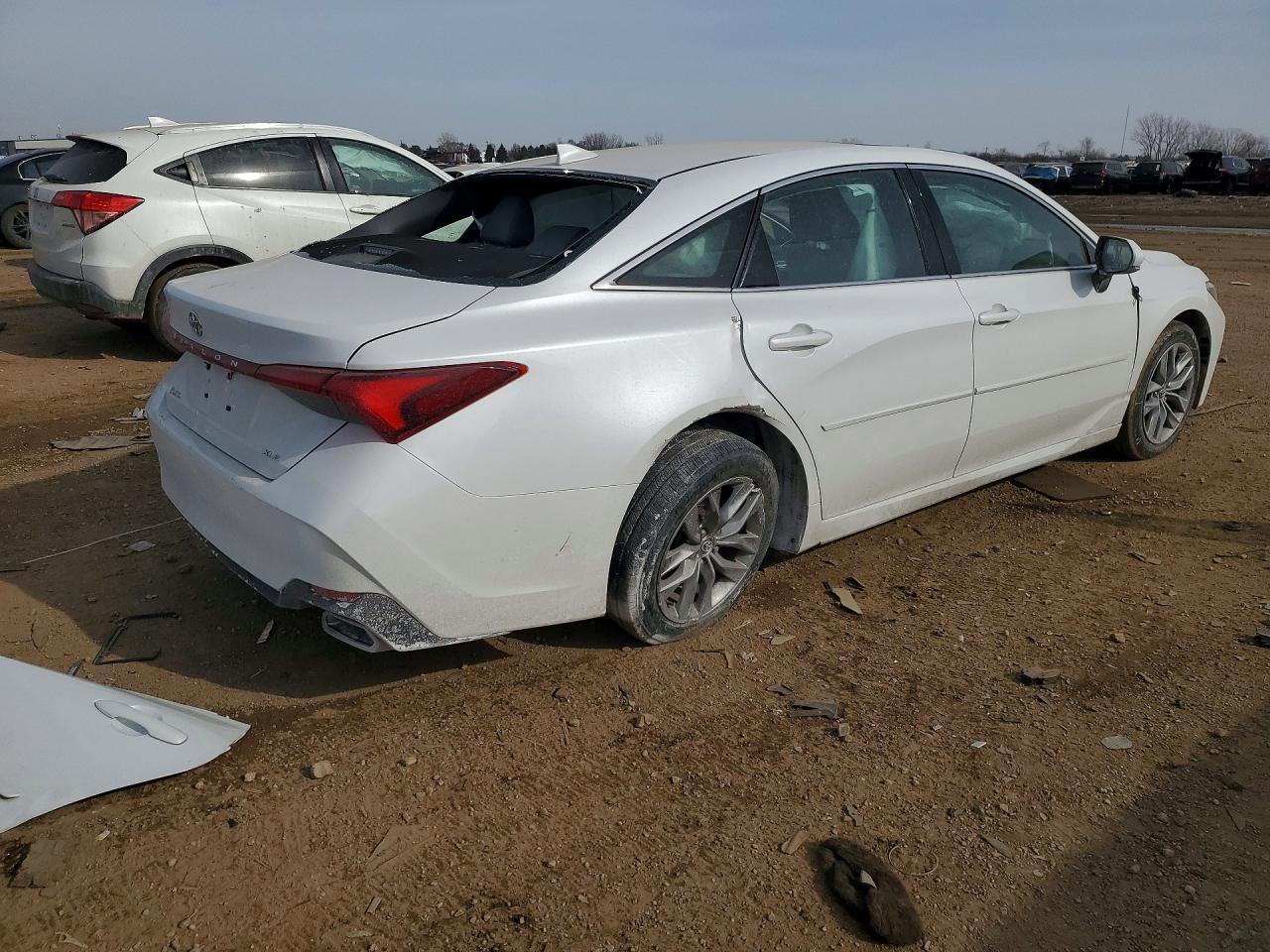 2020 Toyota Avalon Xle - Фото 3