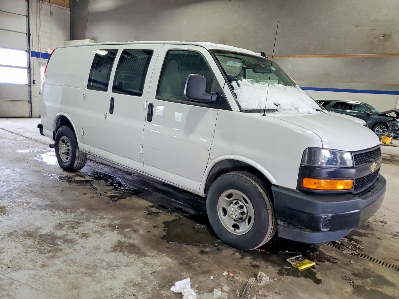 2023 Chevrolet Expres - Фото 4