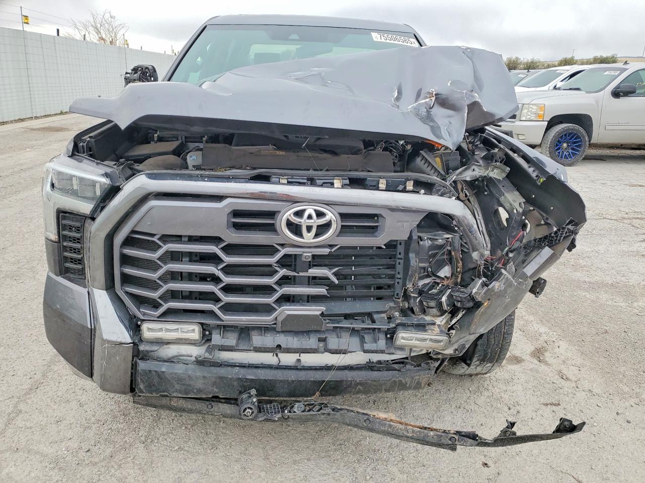 2025 Toyota Tundra Platinum - Image 5