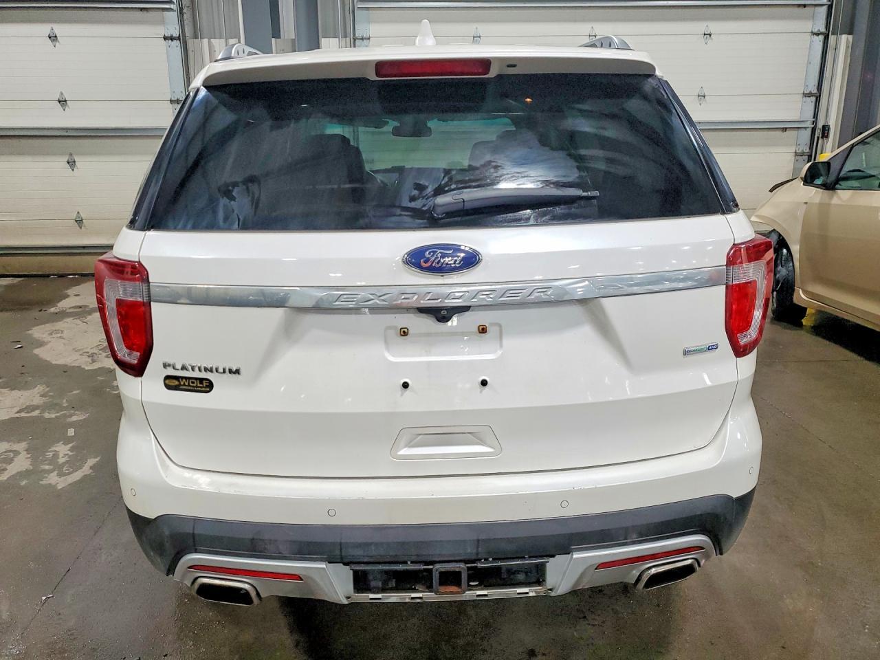 2017 Ford Explorer Platinum - Image 6