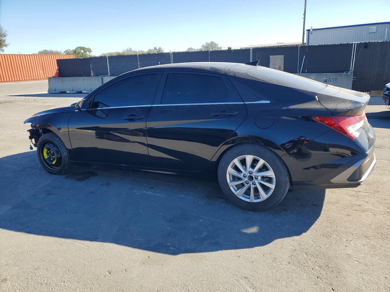2025 Hyundai Elantra Sel - Фото 2