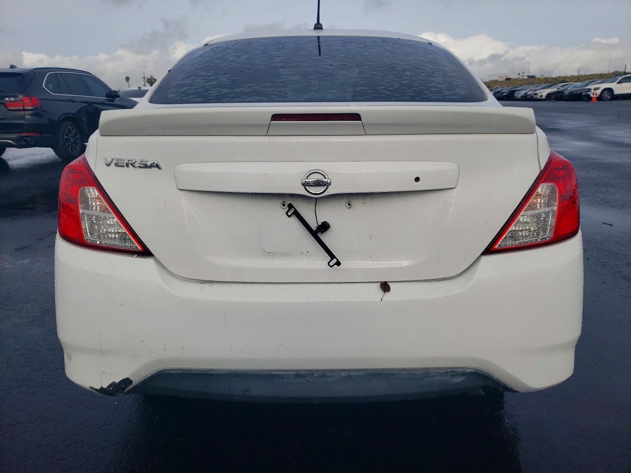 2018 Nissan Versa S - Фото 6
