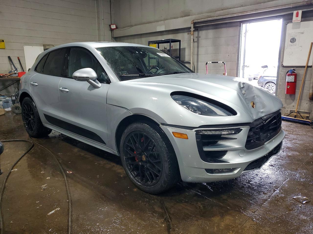 2017 Porsche Macan Gts - Image 4