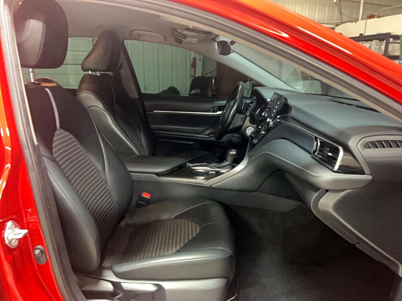 2021 Toyota Camry Se - Фото 5