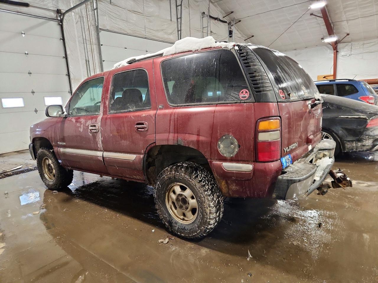 2002 GMC Yukon - Image 2