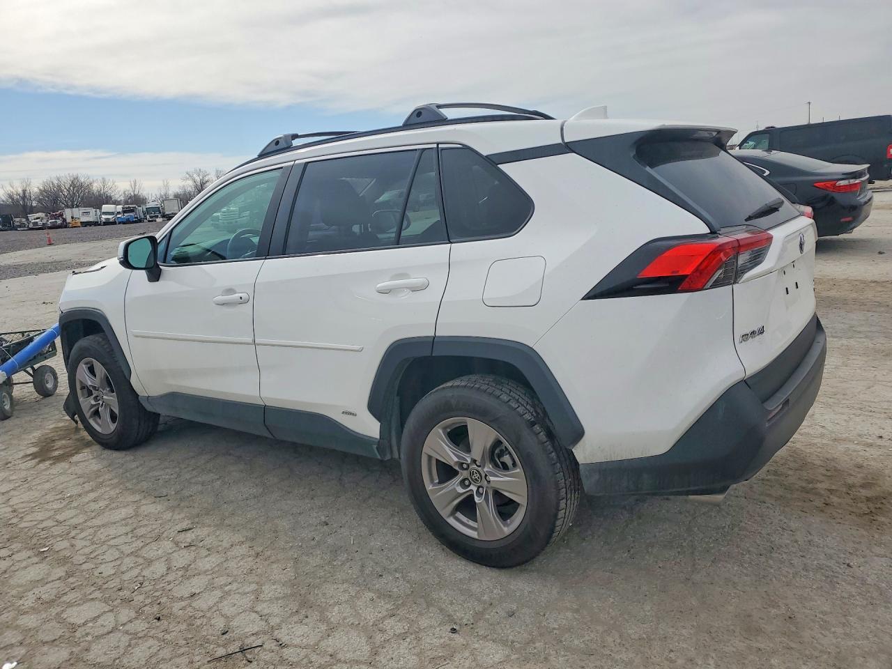 2023 Toyota Rav4 Xle - Фото 2