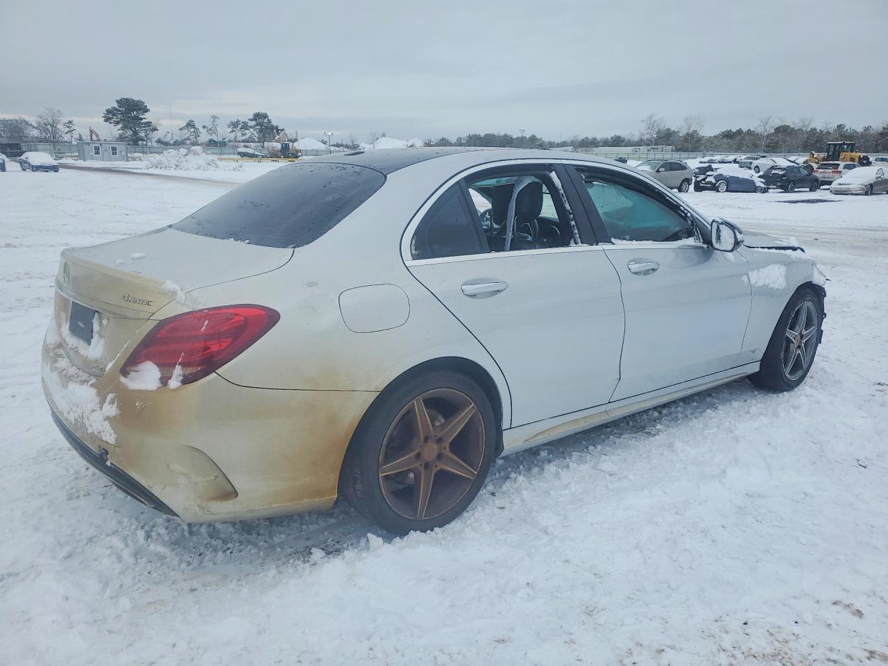 2015 Mercedes-Benz C 300 4Matic - Фото 3