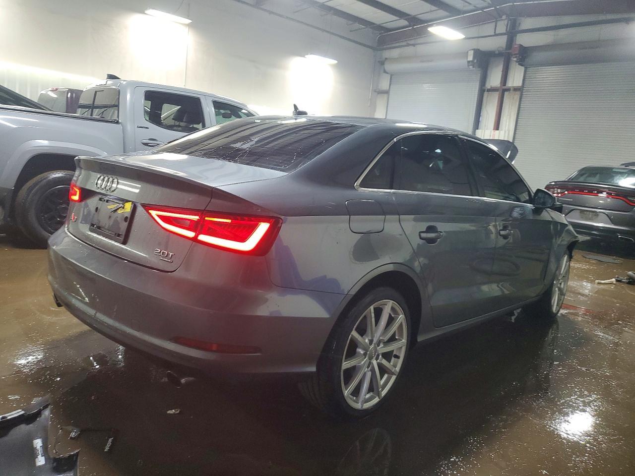 2015 Audi A3 Premium Plus - Фото 3