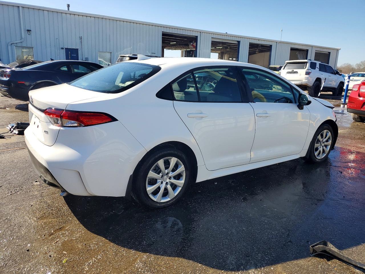 2025 Toyota Corolla Le - Фото 3