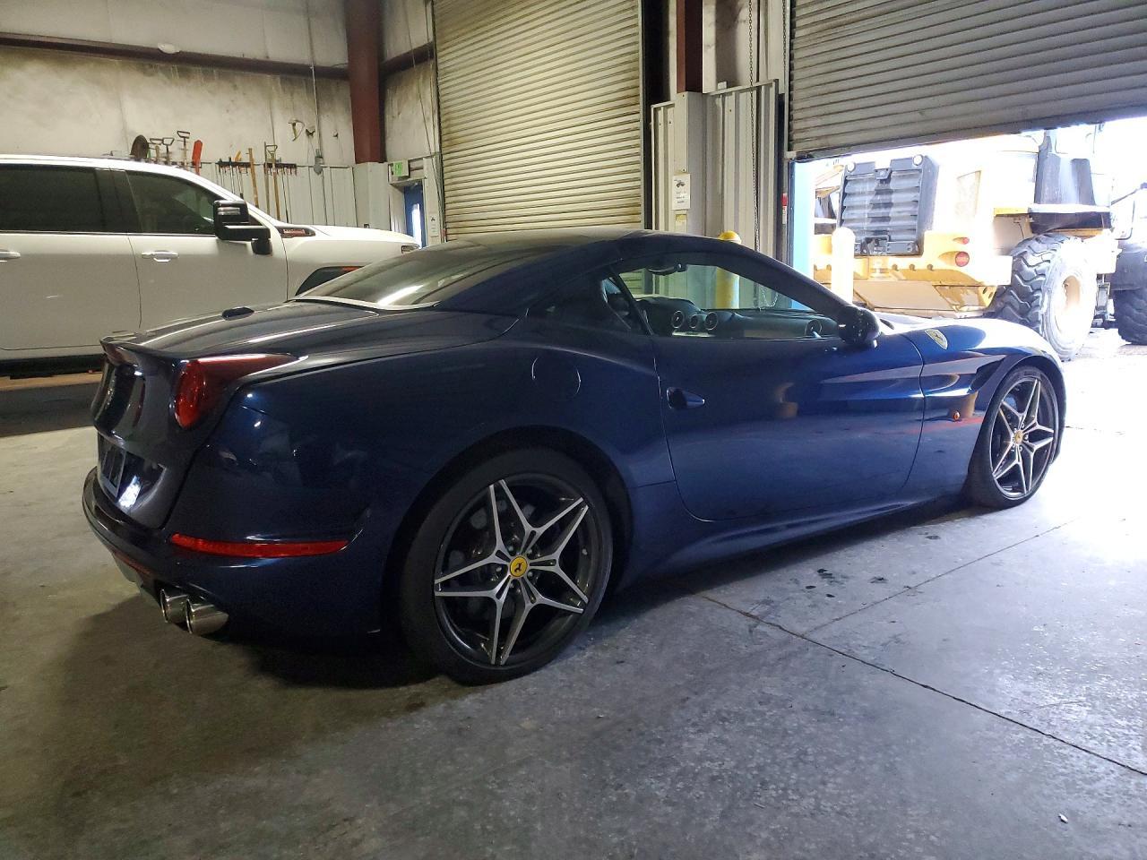 2017 Ferrari California T - Фото 3