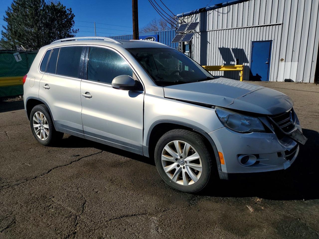 2010 Volkswagen Tiguan Se - Фото 4